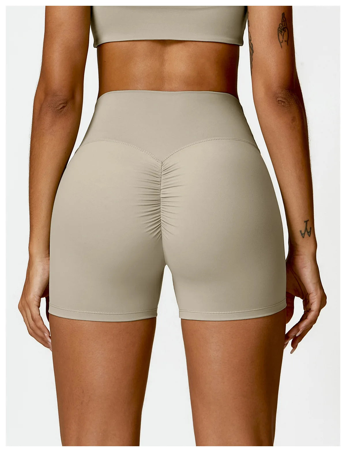 ELEVATE SHORTS CAMEL PALM