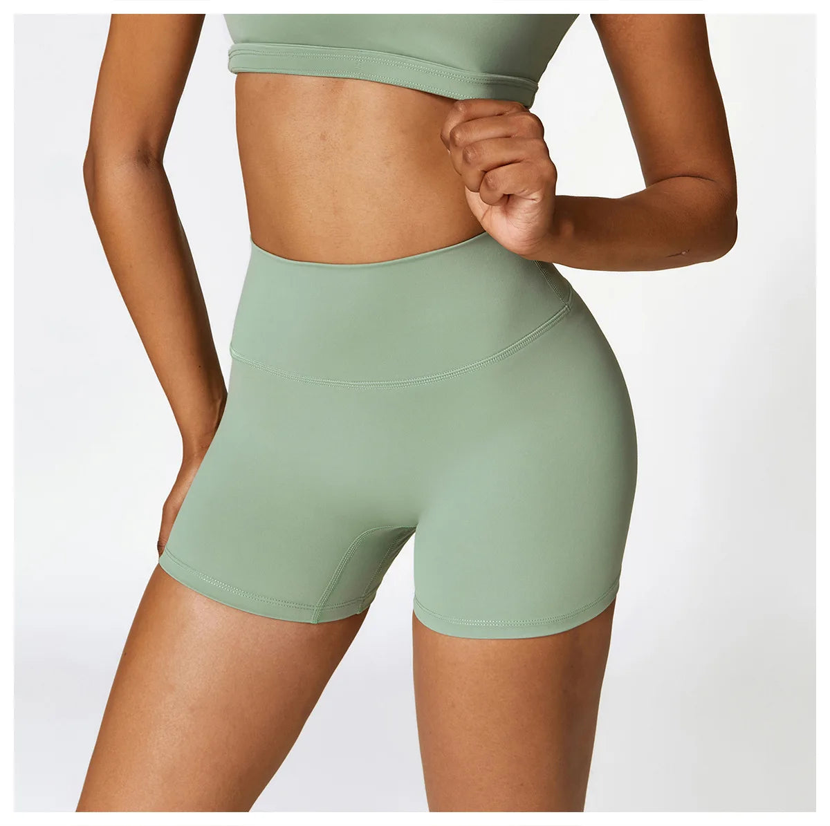 DAISY SHORTS BASIL GREEN