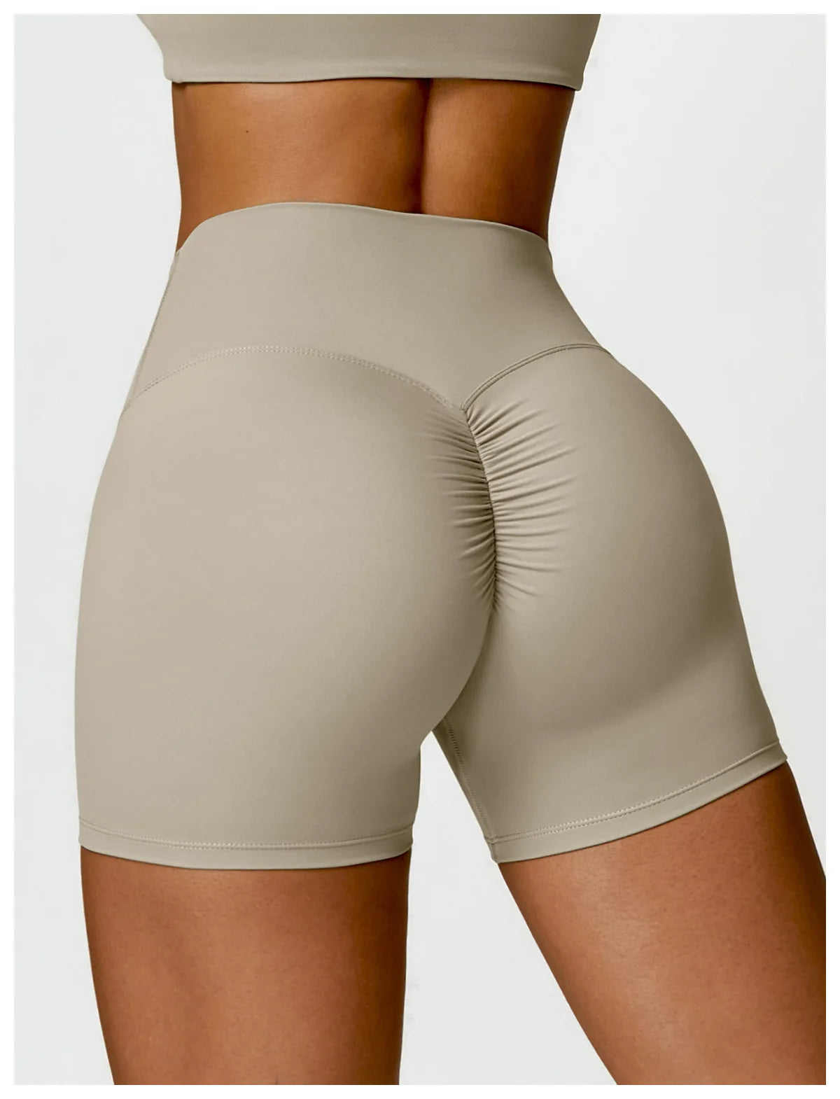 ELEVATE SHORTS CAMEL PALM